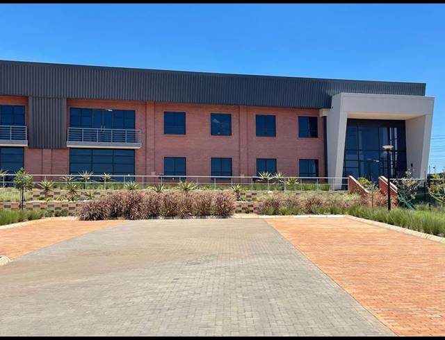 INDUSTRIAL PROPERTY TO RENT IN ECO PARK ESTATE